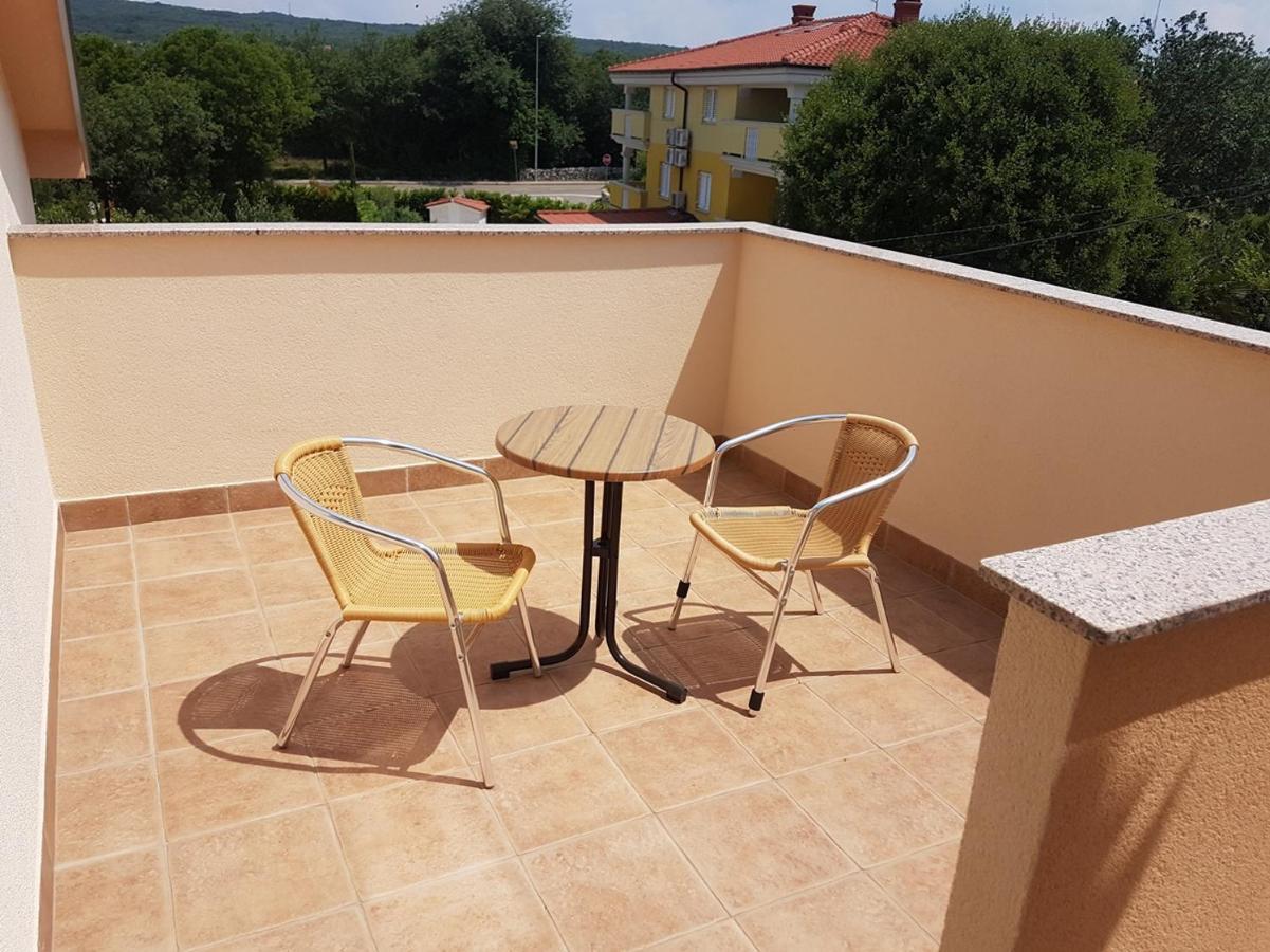 Apartmani Anita Malinska Exterior photo
