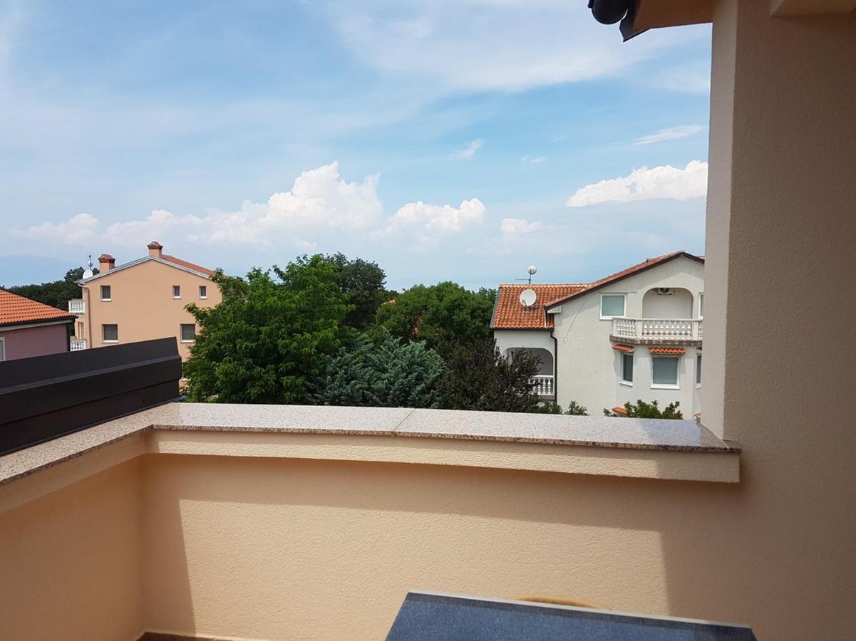 Apartmani Anita Malinska Exterior photo