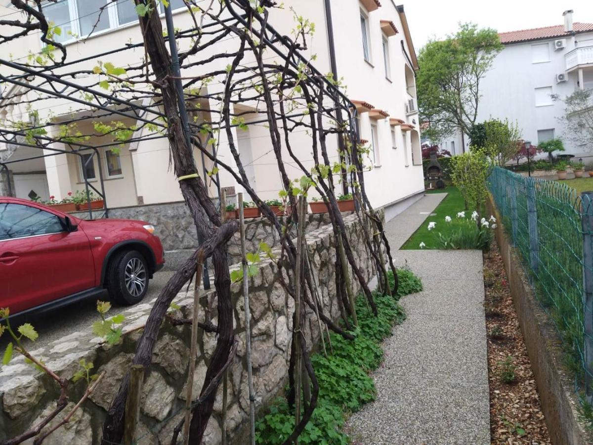 Apartmani Anita Malinska Exterior photo