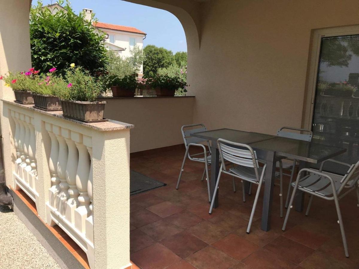 Apartmani Anita Malinska Exterior photo