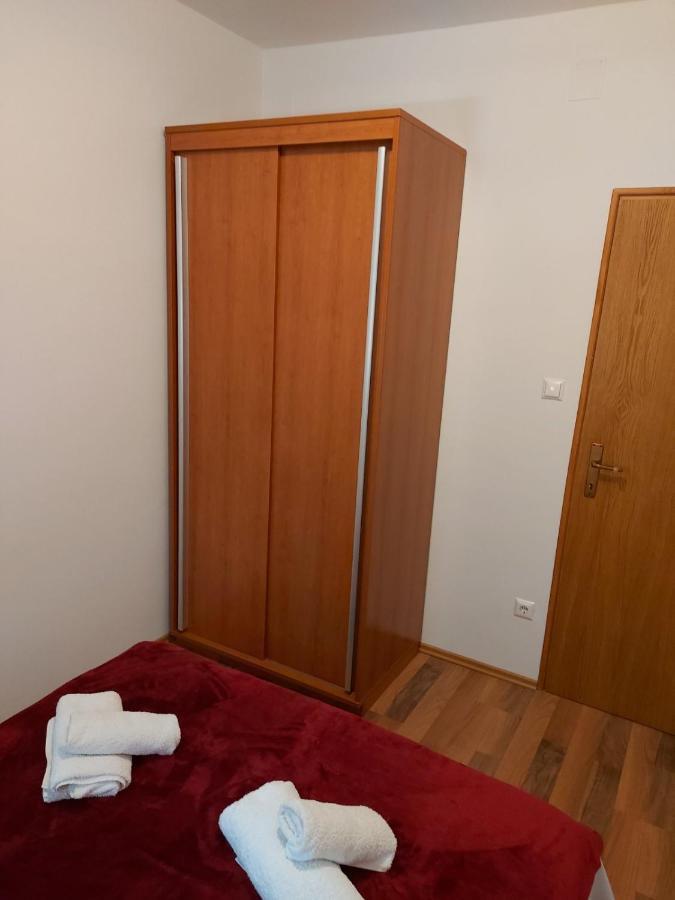 Apartmani Anita Malinska Exterior photo